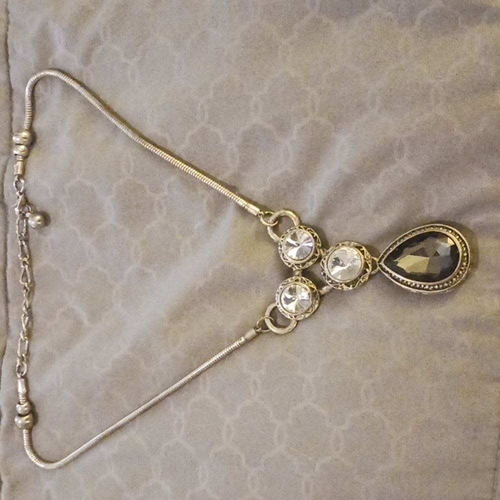 Elegant Silver Necklace with Crystal Accents